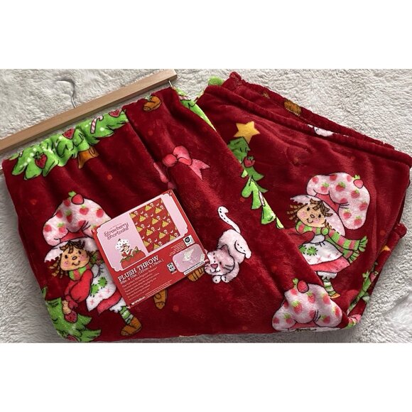Strawberry Shortcake Custard Christmas Tree Throw Blanket 50" X 70" Holiday NEW - Picture 2 of 14